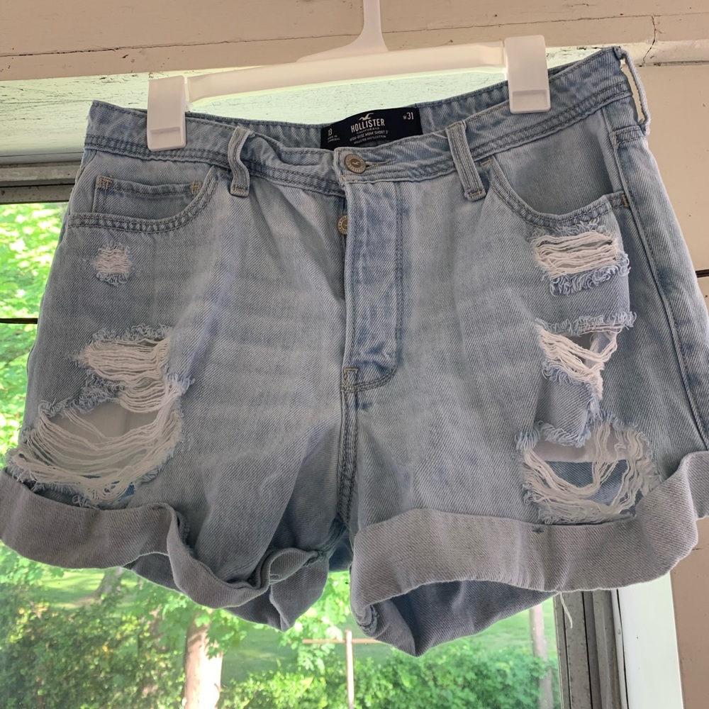 Hollister light wash mom shorts